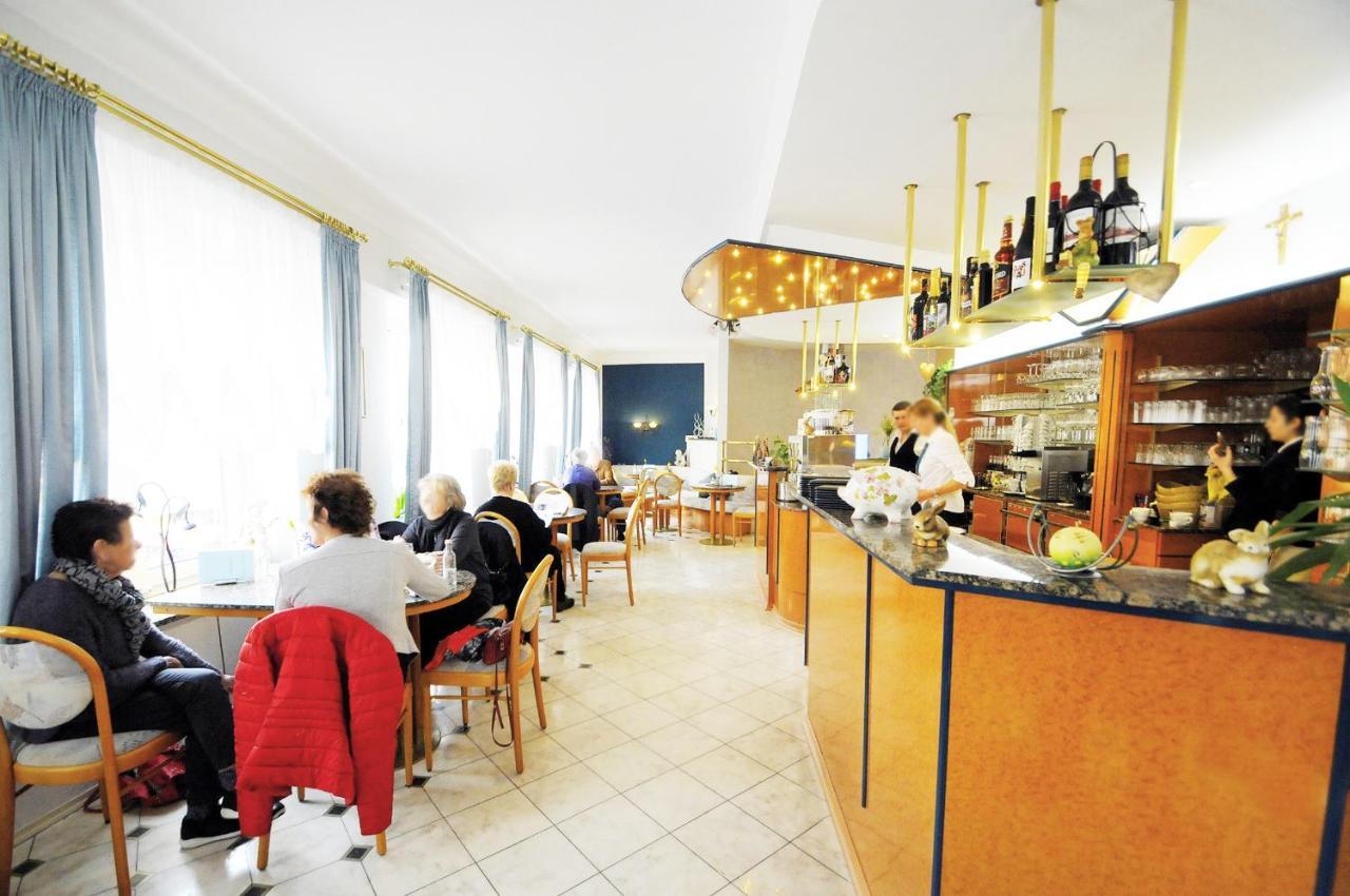 Cafe Am Donautor Otel Kelheim Dış mekan fotoğraf