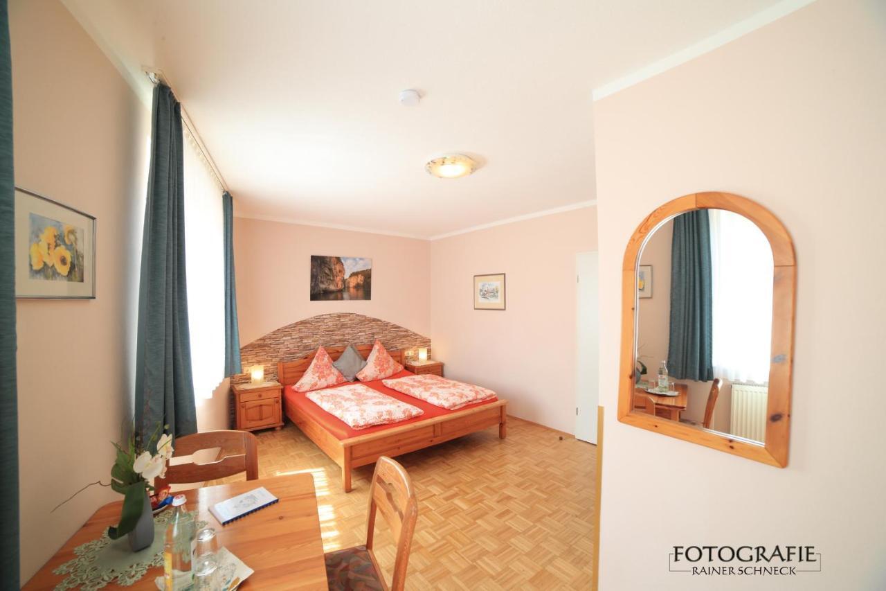 Cafe Am Donautor Otel Kelheim Dış mekan fotoğraf